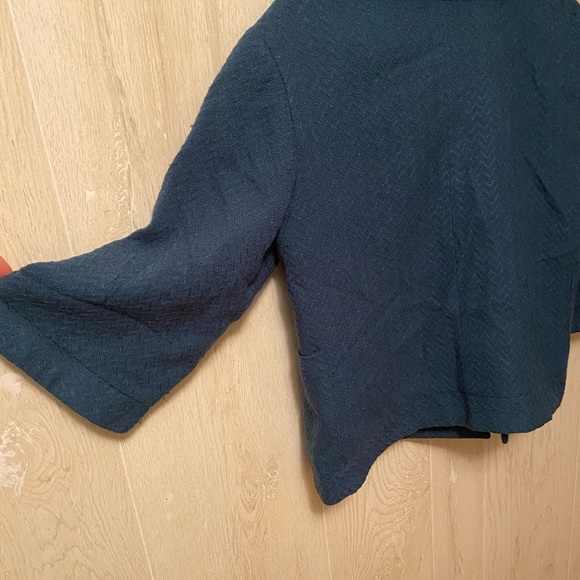 Cropped Jacket - Picture 2 of 3